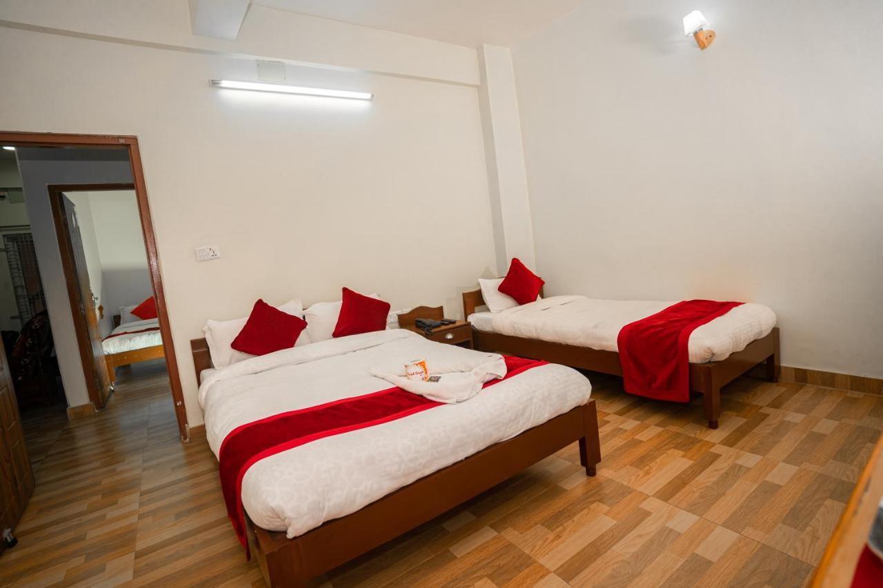 Hotel Dela Mount Похара Екстериор снимка