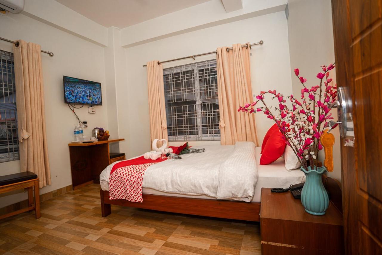 Hotel Dela Mount Похара Екстериор снимка
