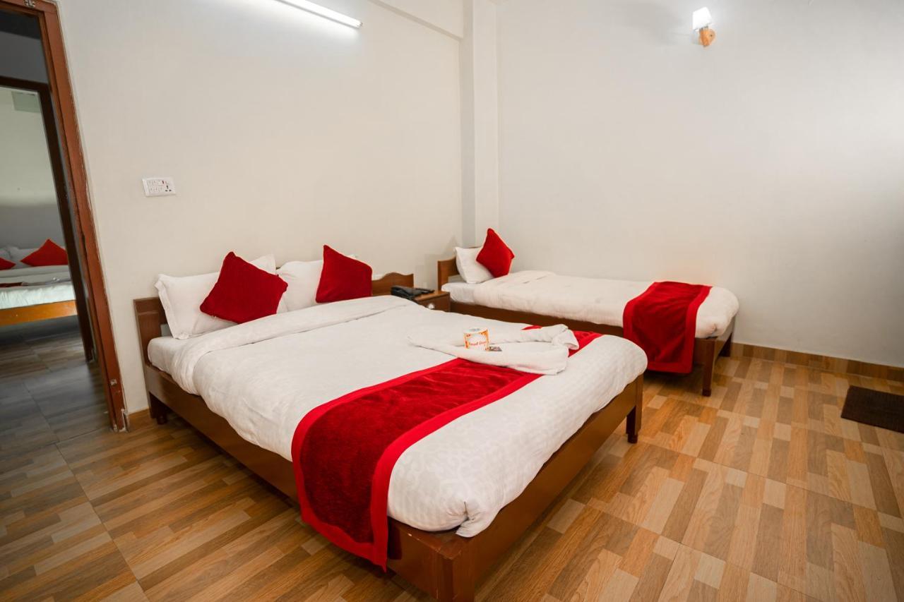 Hotel Dela Mount Похара Екстериор снимка