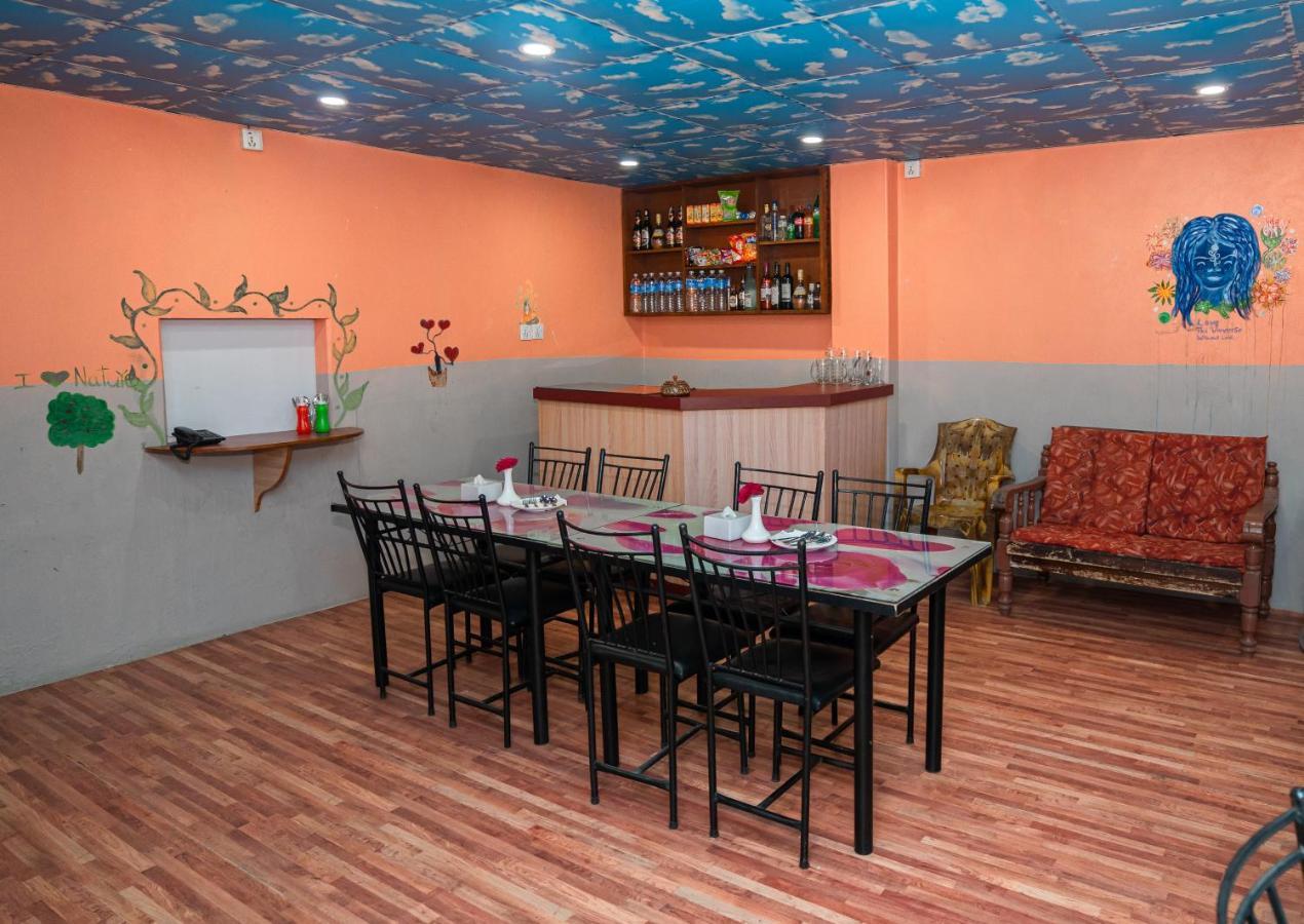 Hotel Dela Mount Похара Екстериор снимка