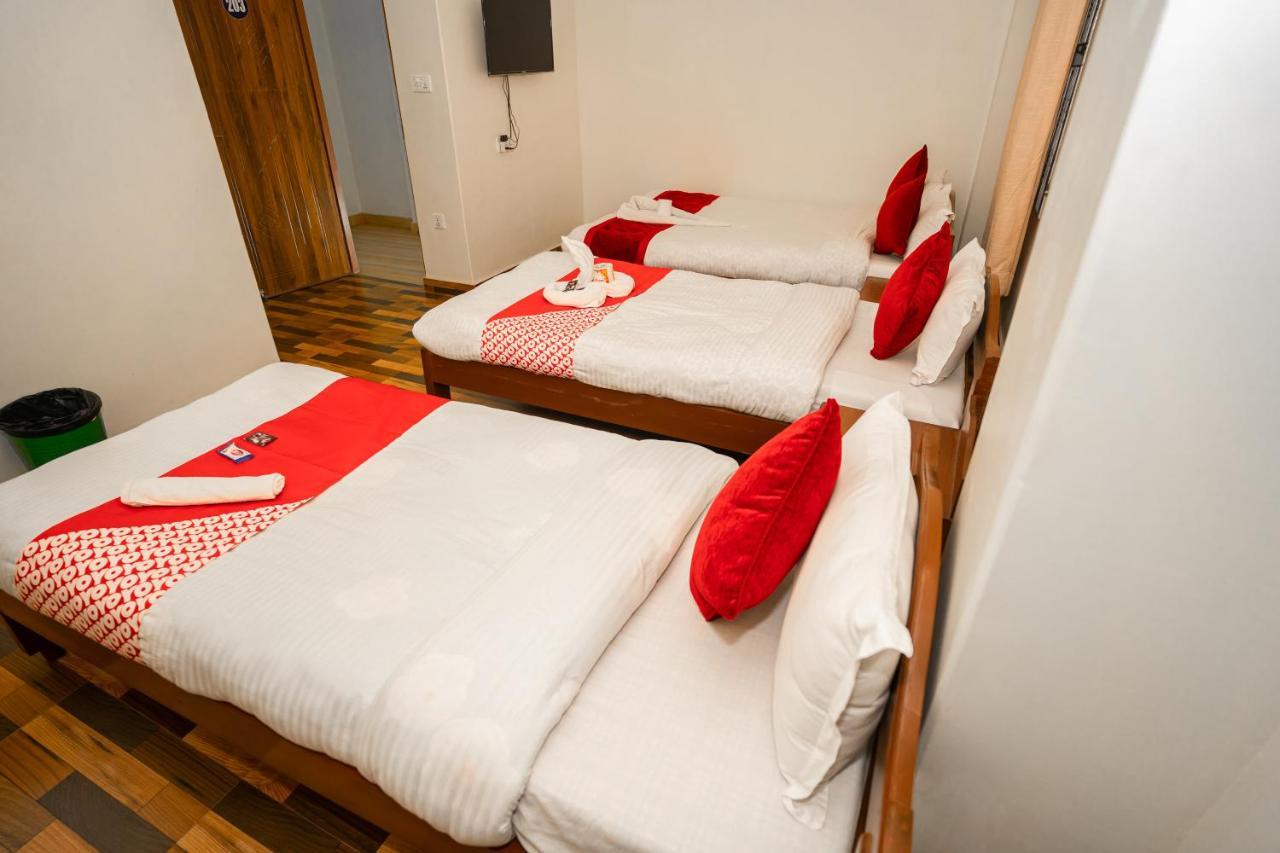 Hotel Dela Mount Похара Екстериор снимка