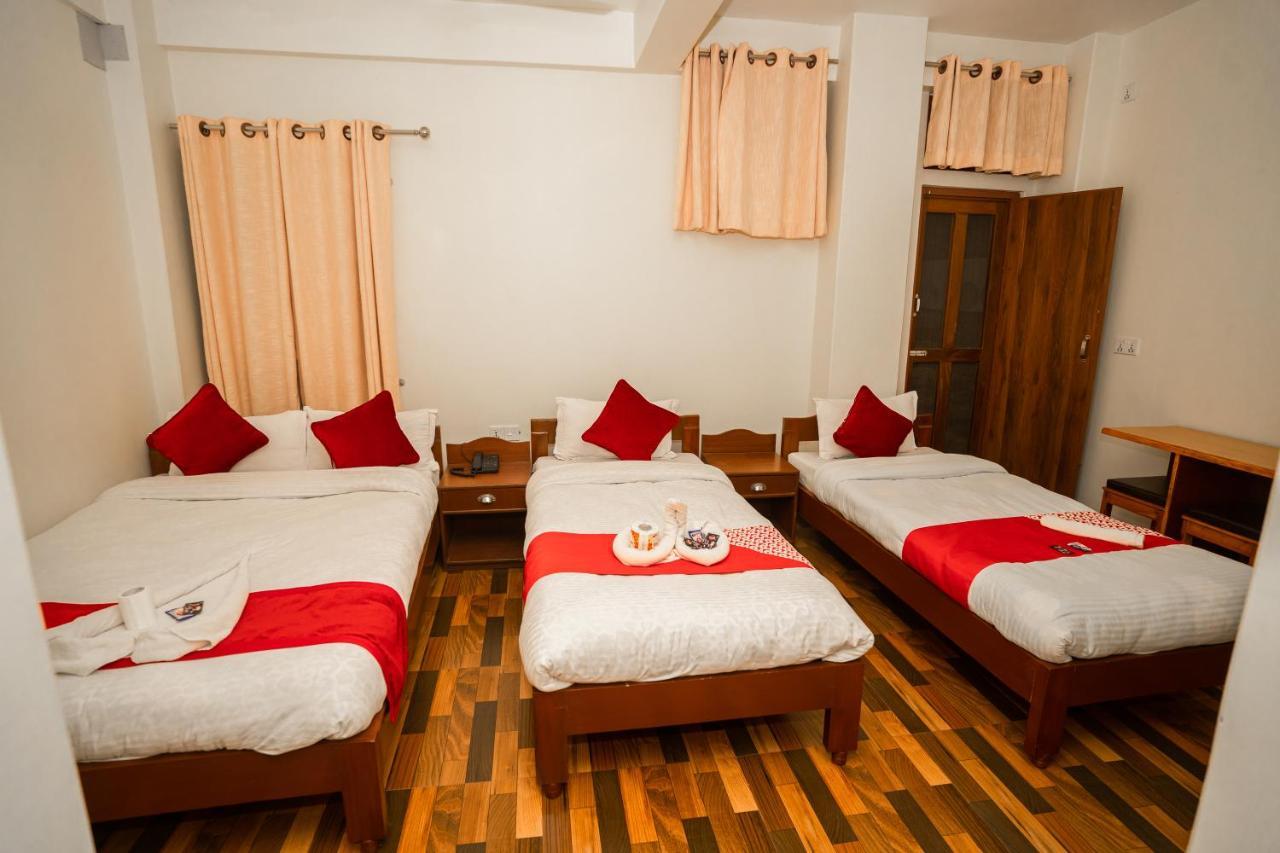 Hotel Dela Mount Похара Екстериор снимка
